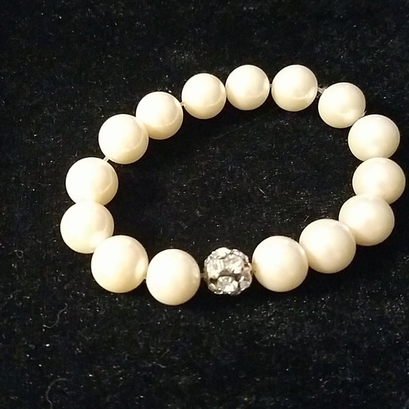 Pearl Faux w Rhinestone Bead 7"  Bracelet - Picture 1 of 2